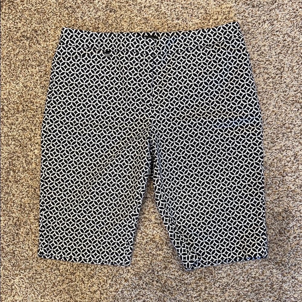 WHBM Bermuda Geometric Black and White Women’s Shorts Size 6